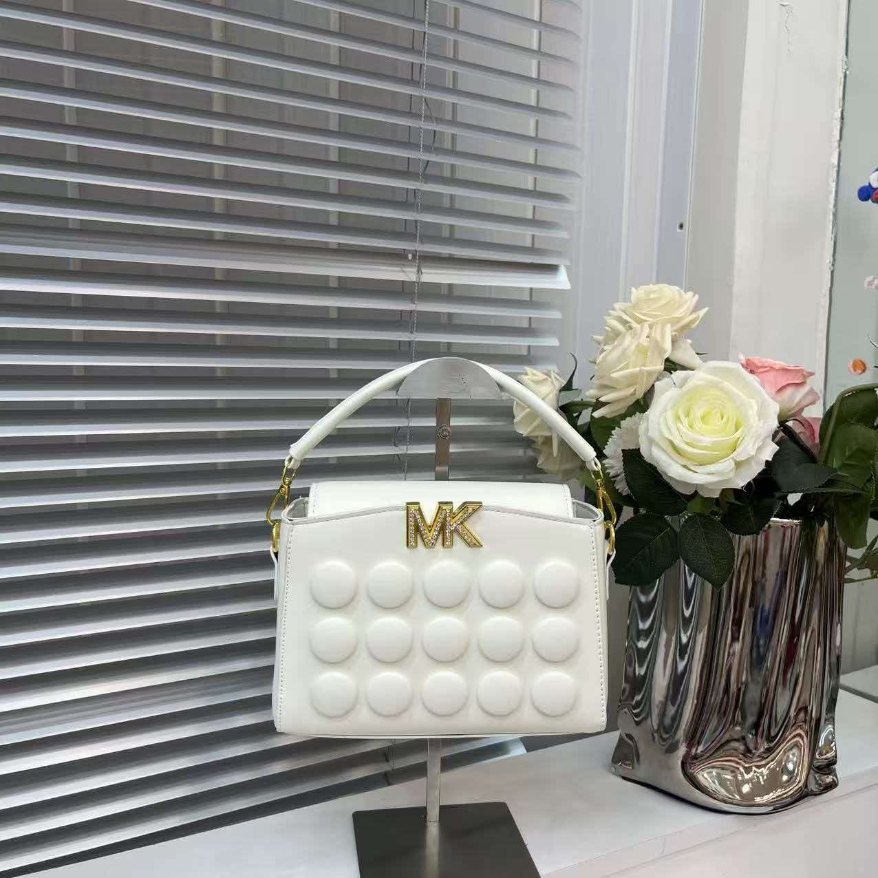 Luxury Bags Michael Kors - Michael Kors women's luxury lightweight high-quality
