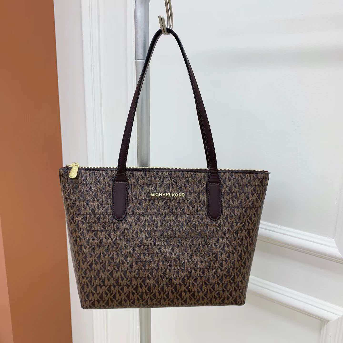 Luxury Bags Michael Kors - Michael Kors Vincent Printed Women's Elegant