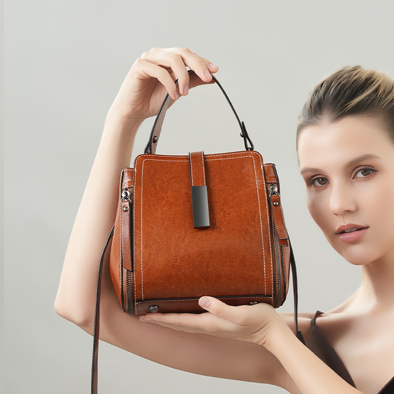 Genuine Leather Crossbody Bag  - đánh giá và giá Luxury Bags Quiet