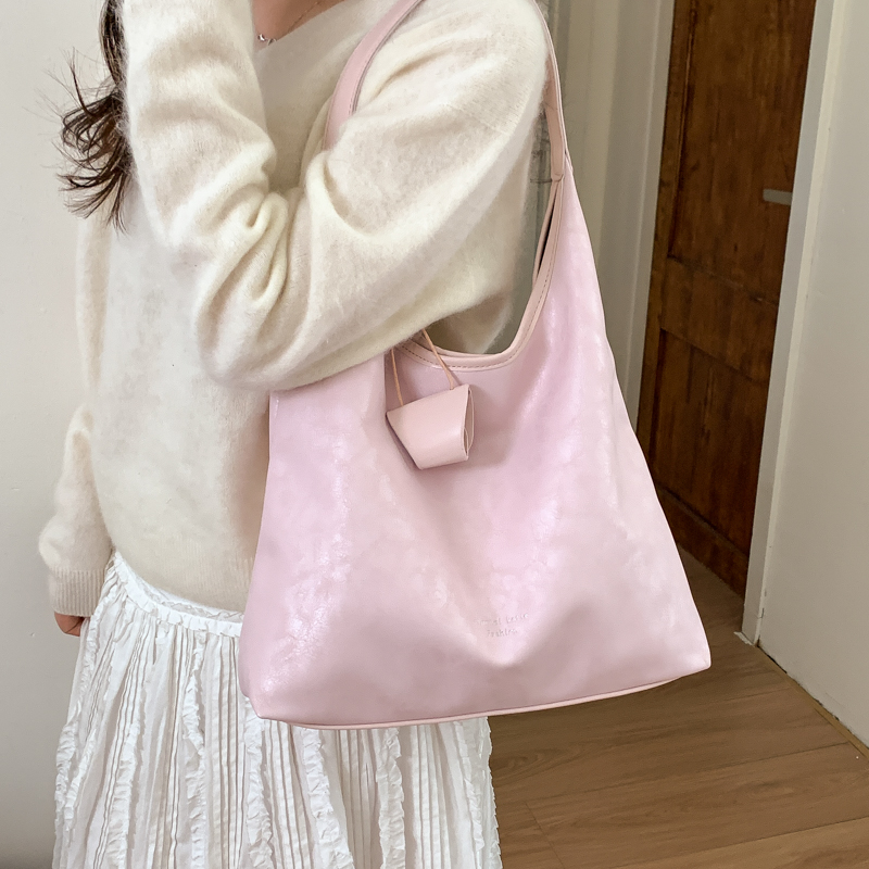 Women's Faux Leather Hobo Bag  - đánh giá và giá Luxury Bags Quiet
