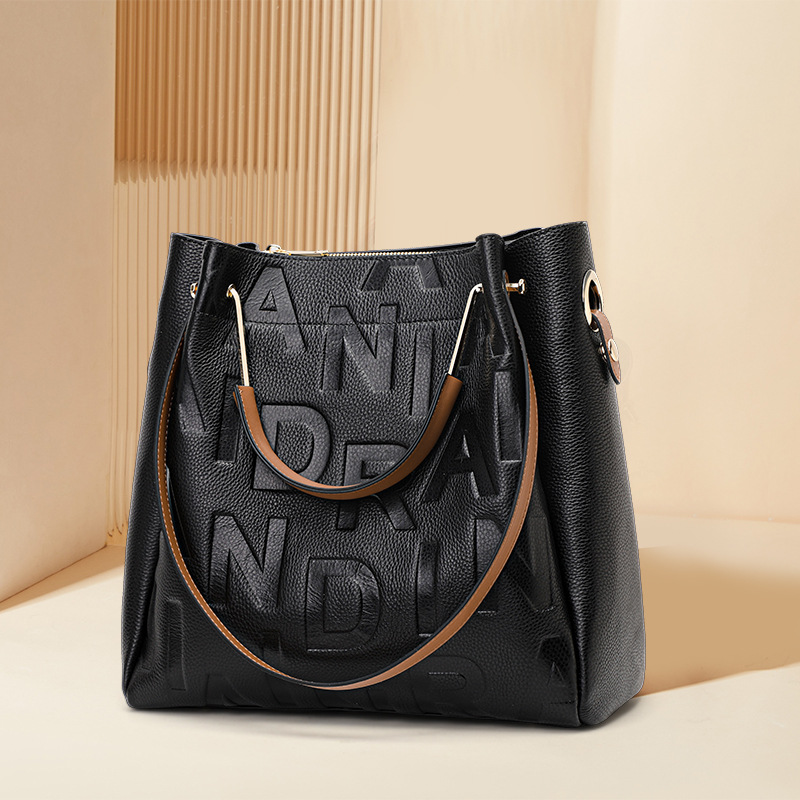 Women's Shoulder Bag Quiet Lux - đánh giá và giá Luxury Bags Quiet