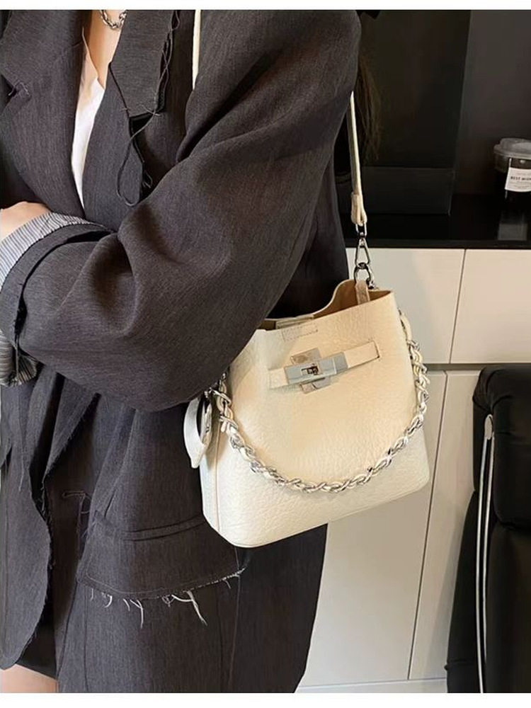 Trendy Women's Bucket Bag Cros - đánh giá và giá Luxury Bags Medium Size