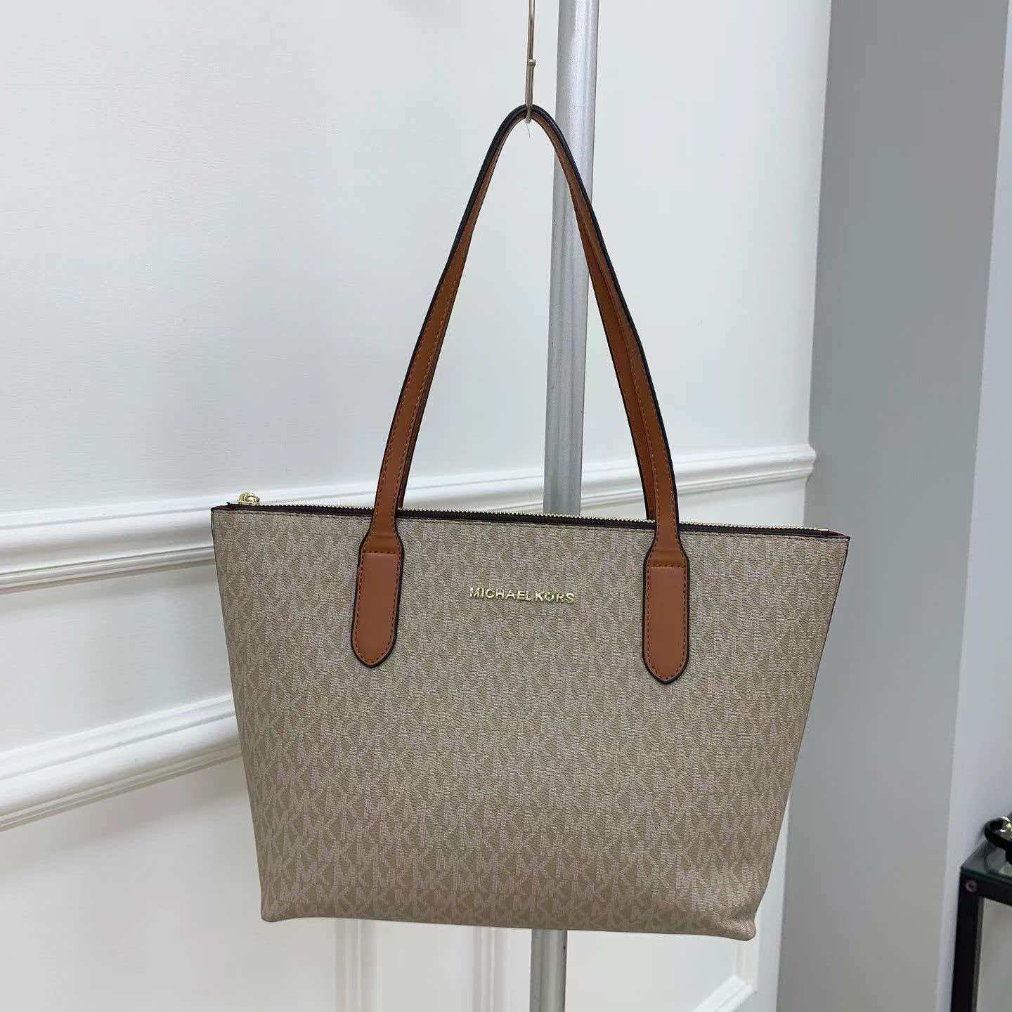 Michael Kors Vincent Printed W - đánh giá và giá Luxury Bags Michael Kors