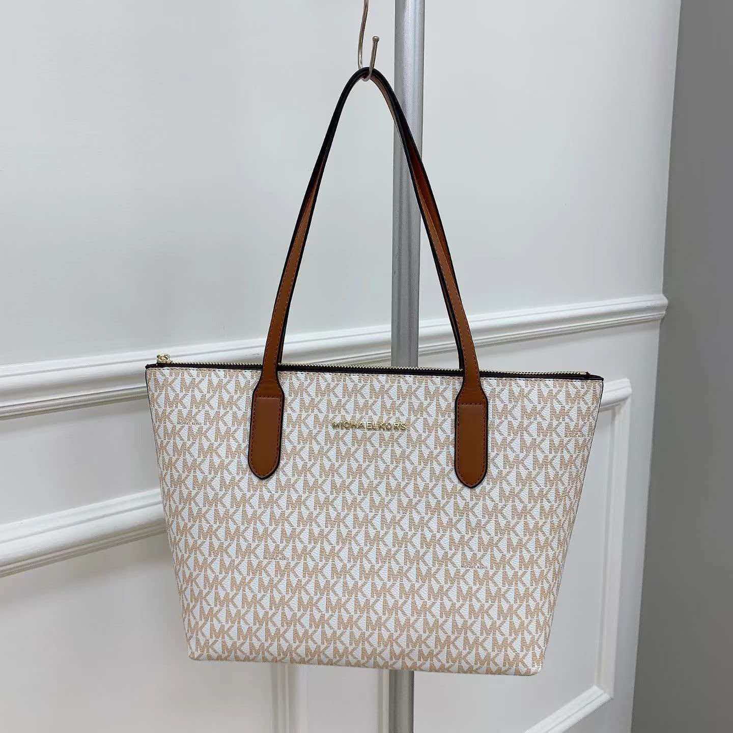 Michael Kors Vincent Printed W - đánh giá và giá Luxury Bags Michael Kors