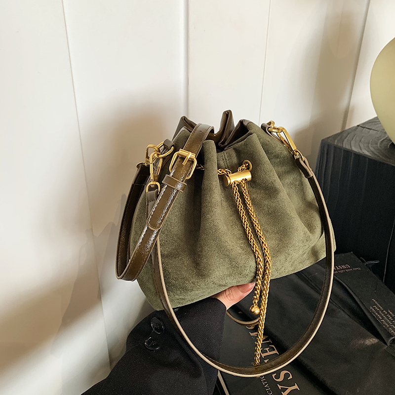 2026 Soft Commuting Crossbody  - đánh giá và giá Bucket Bag Suede